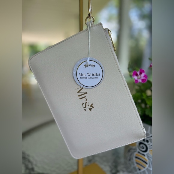 NWT- Miss to Mrs. Wristlet in Cream - Picture 2 of 4